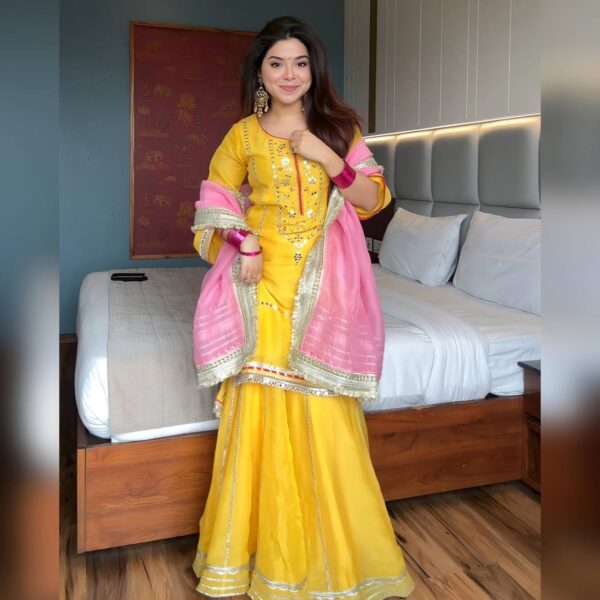 Designer Sarara Suit
